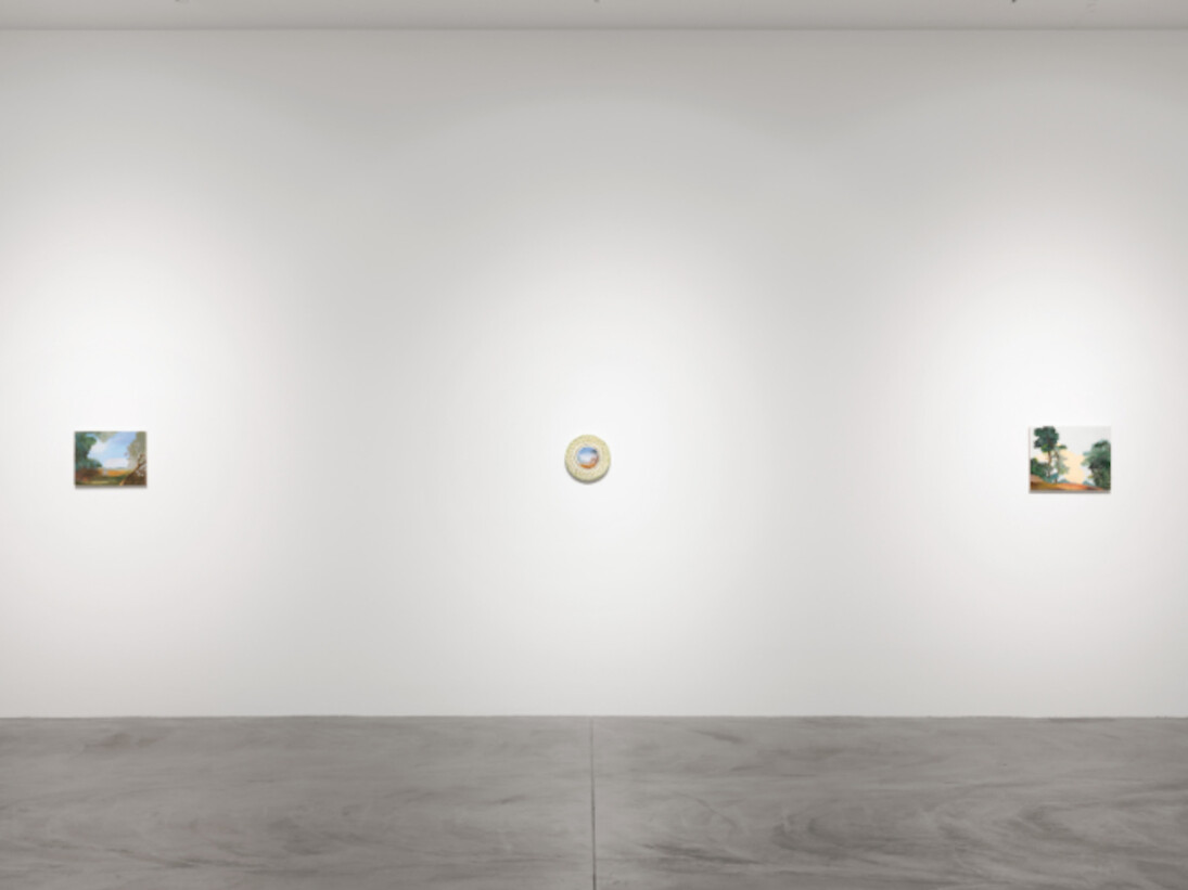 Karen Kilimnik, Exhibition view. Courtesy of Galerie Eva Presenhuber