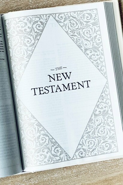 Molte modifiche dell’ultima riforma dei testi liturgici, che interessano anche il Nuovo Testamento, appaiono dannose, confusionarie ed inutili