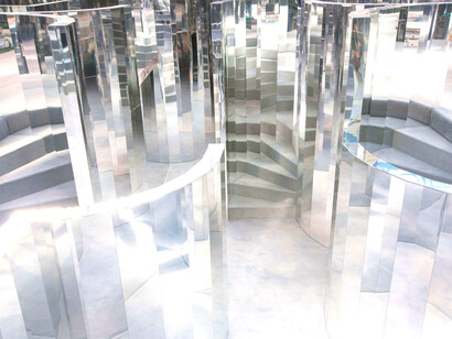 Es Devlin; Laberinto de espejos, 2016, instalación